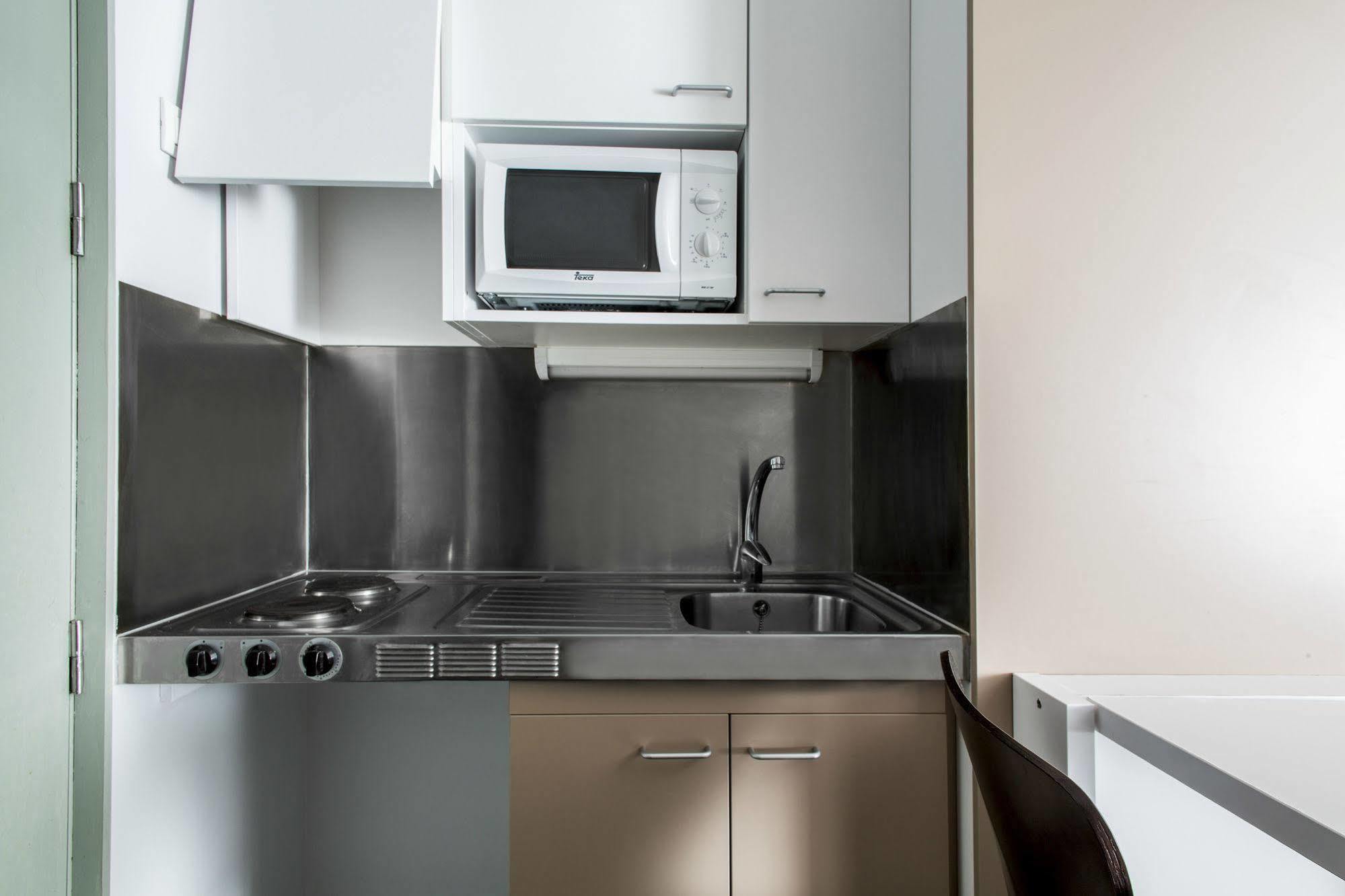 Residencia Universitaria Resa Roberto De Nobili Sant Cugat del Valles Luaran gambar