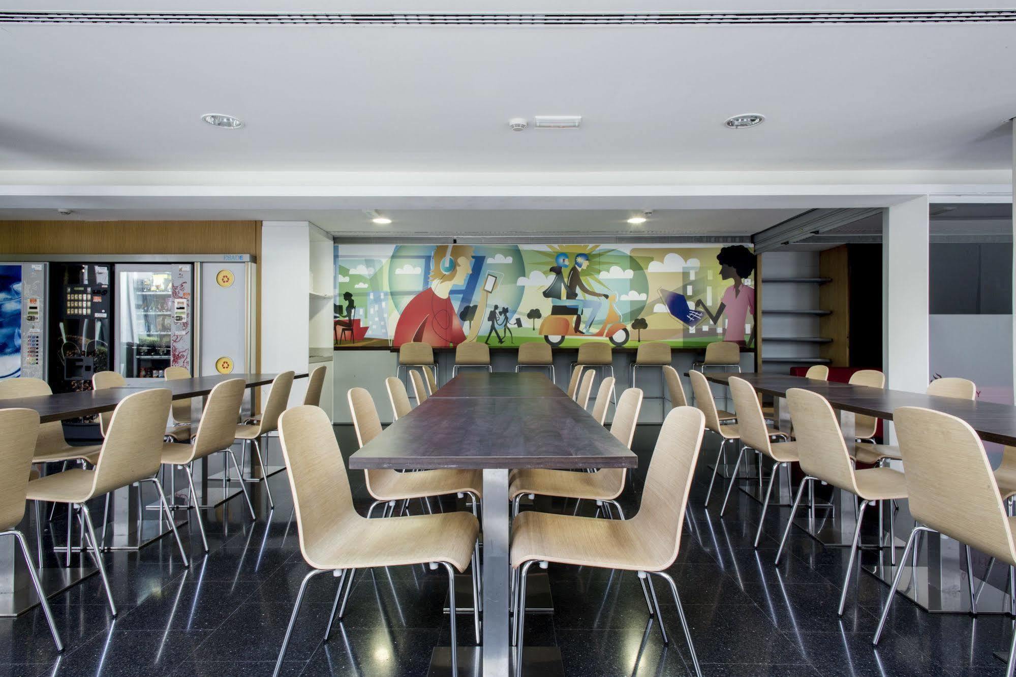 Residencia Universitaria Resa Roberto De Nobili Sant Cugat del Valles Luaran gambar